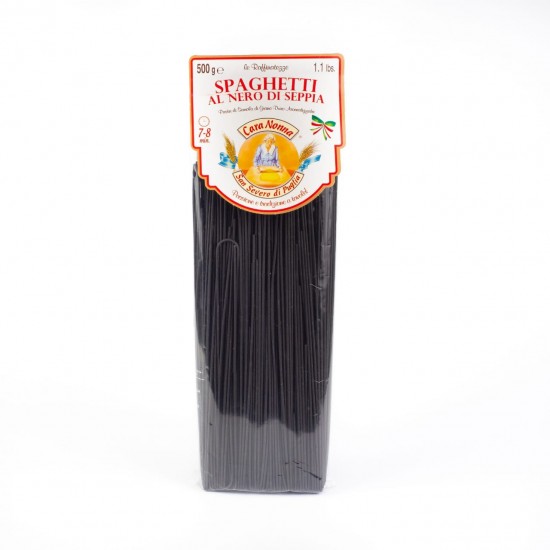 Спагетти с чернилами каракатицы